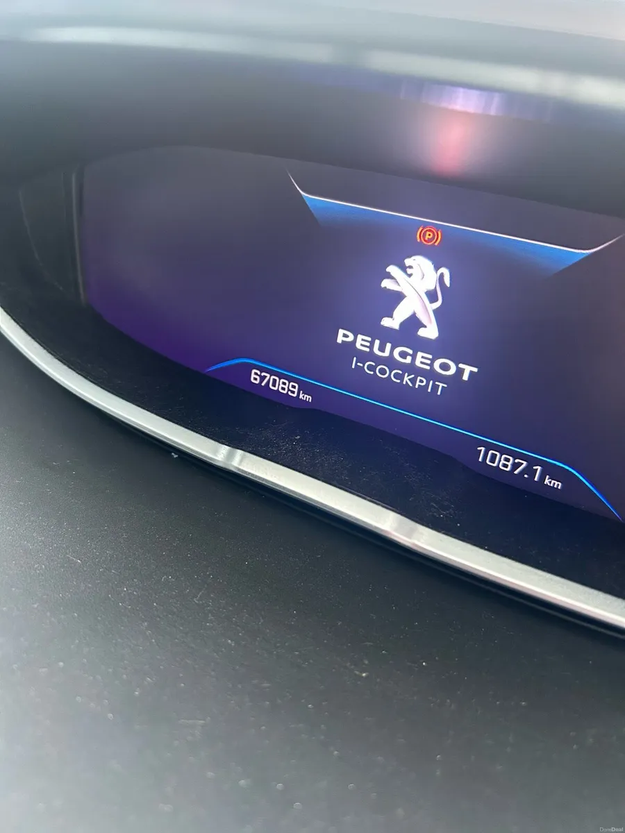 Car - Image 6