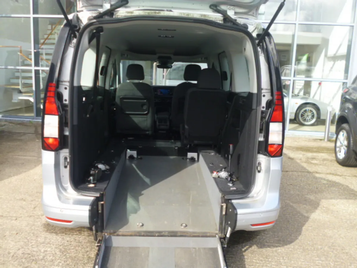 VW Caddy Life 2.0L Mobility TDI 122HP 2024 - Image 5