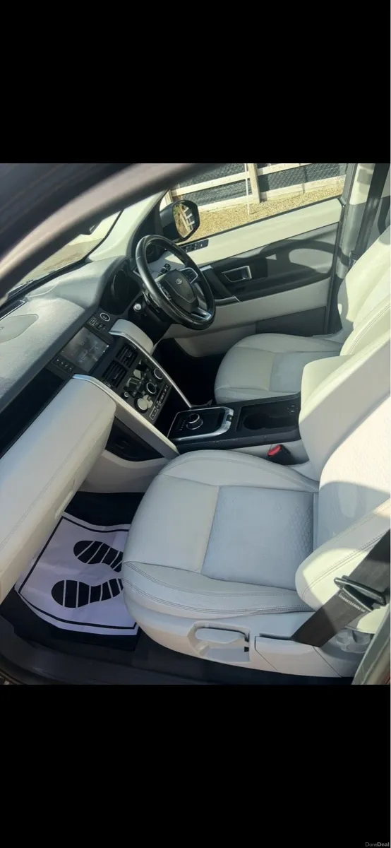 172 Land Rover discovery sport - Image 5