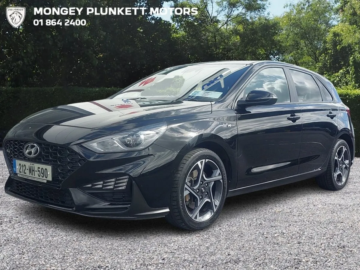 Hyundai i30 Petrol Deluxe NLine LOW MILEAGE - Image 3