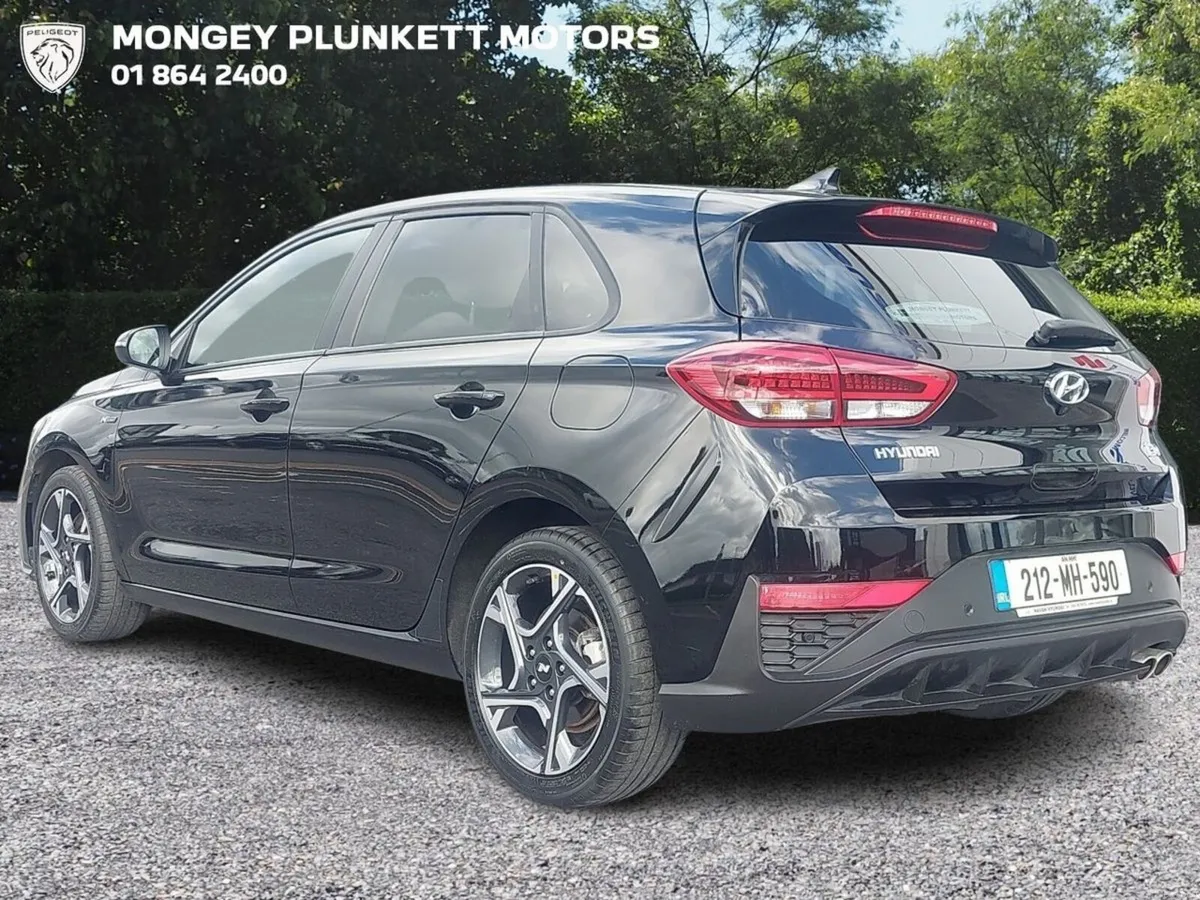Hyundai i30 Petrol Deluxe NLine LOW MILEAGE - Image 5