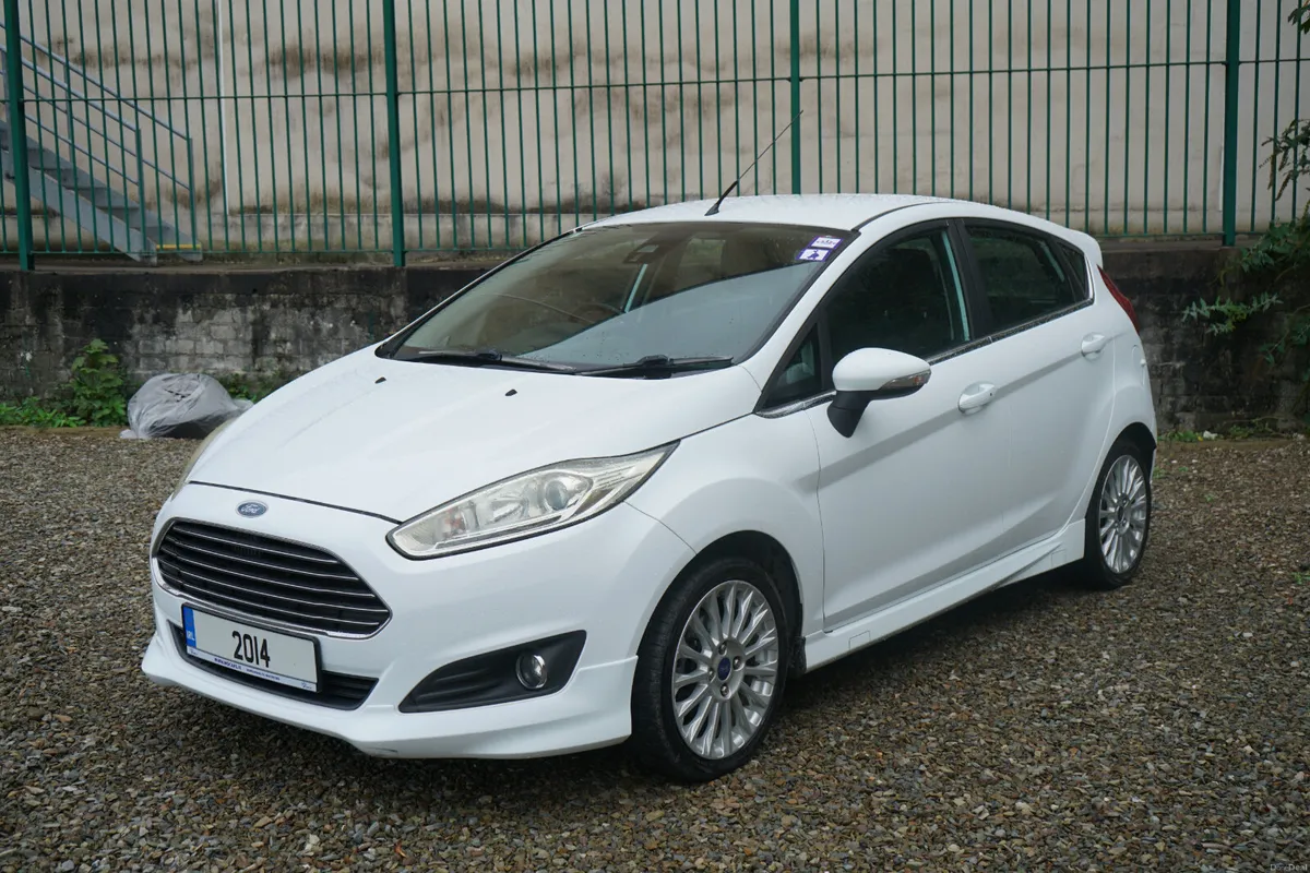 2014 Ford Fiesta Automatic - Image 4