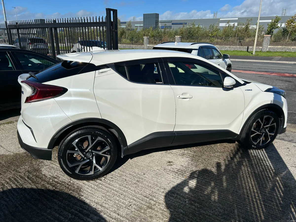 TOYOTA C-HR 2019, 1.8 HYBRID AUTO LOW KM HIGH SPEC - Image 5