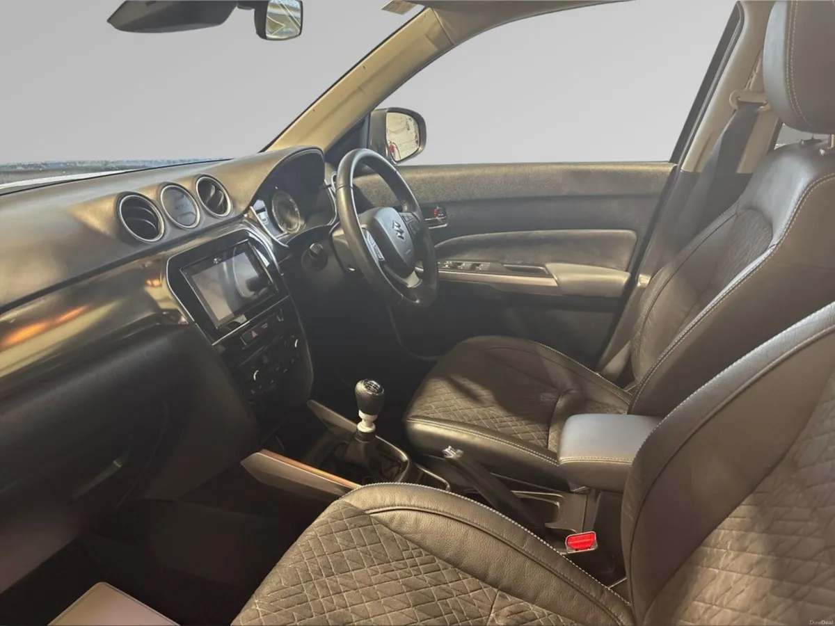 Suzuki Vitara 1.4 Mild Hybrid SZ5 MT - Image 4