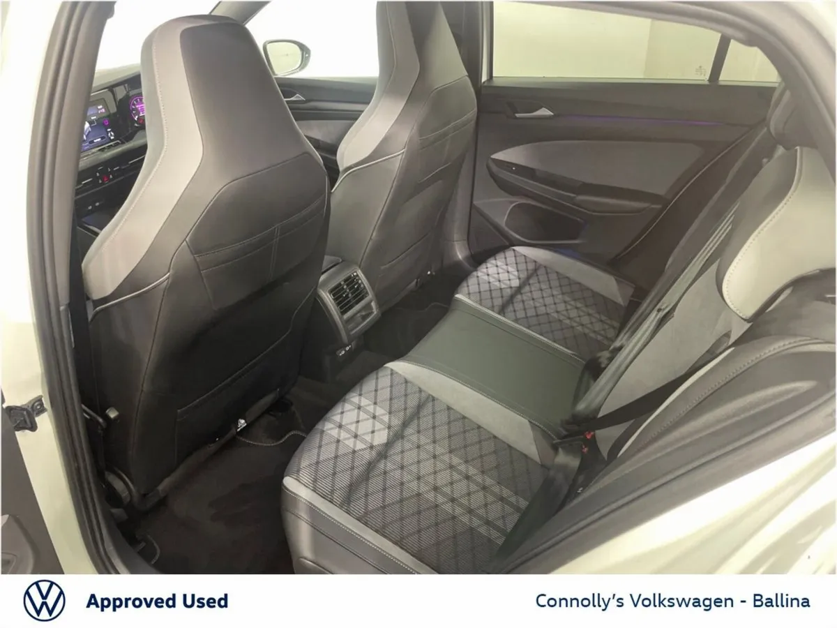 Volkswagen Golf 1.5 TSI 130HP R-Line - Image 6