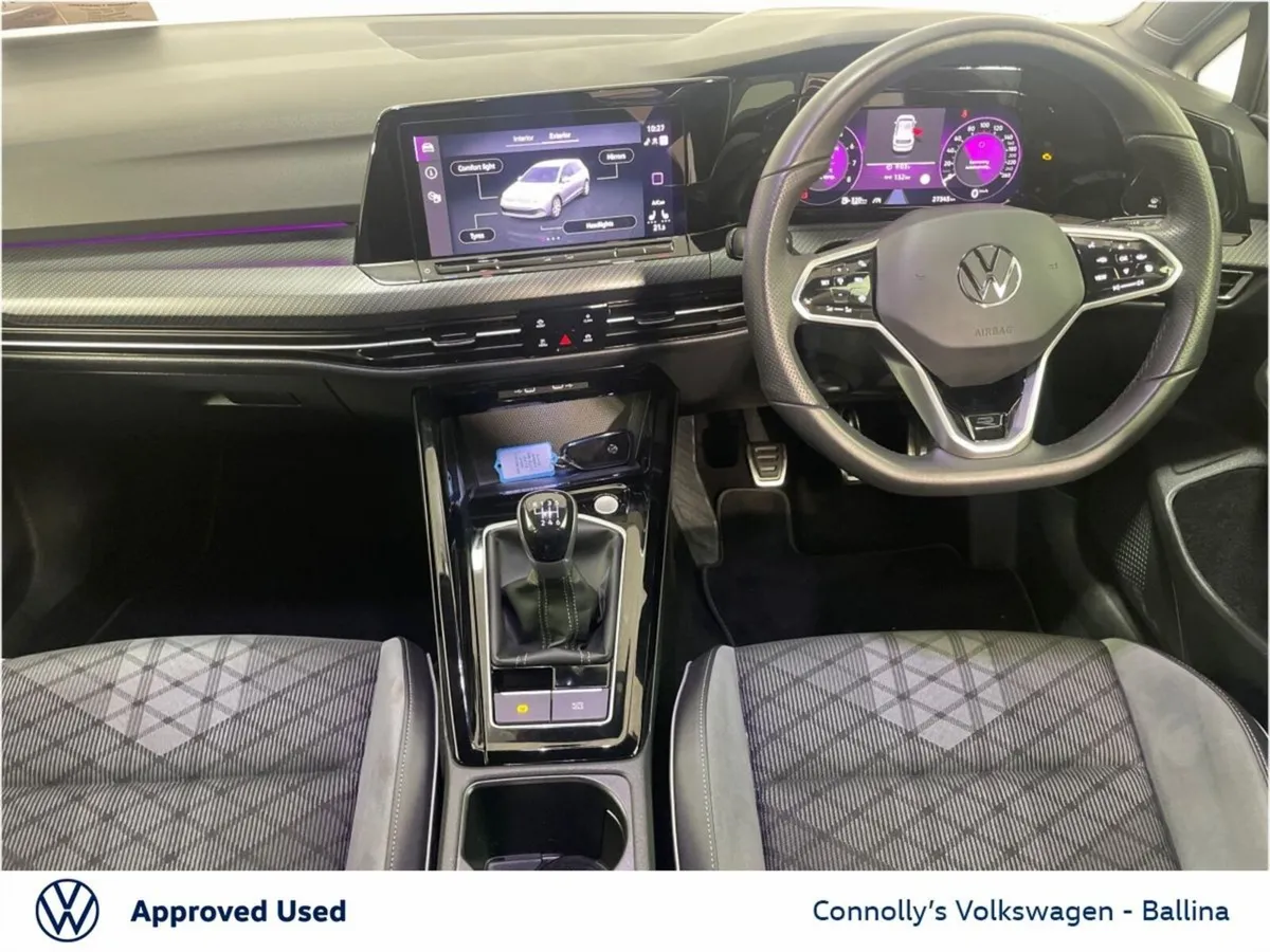 Volkswagen Golf 1.5 TSI 130HP R-Line - Image 2
