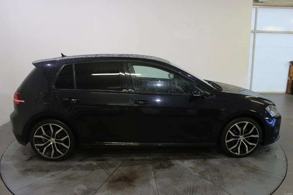 Volkswagen Golf 1.2TSI 5DR 110HP Highline / R-Line - Image 2