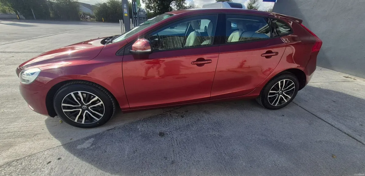Volvo V40 2017 - Image 5