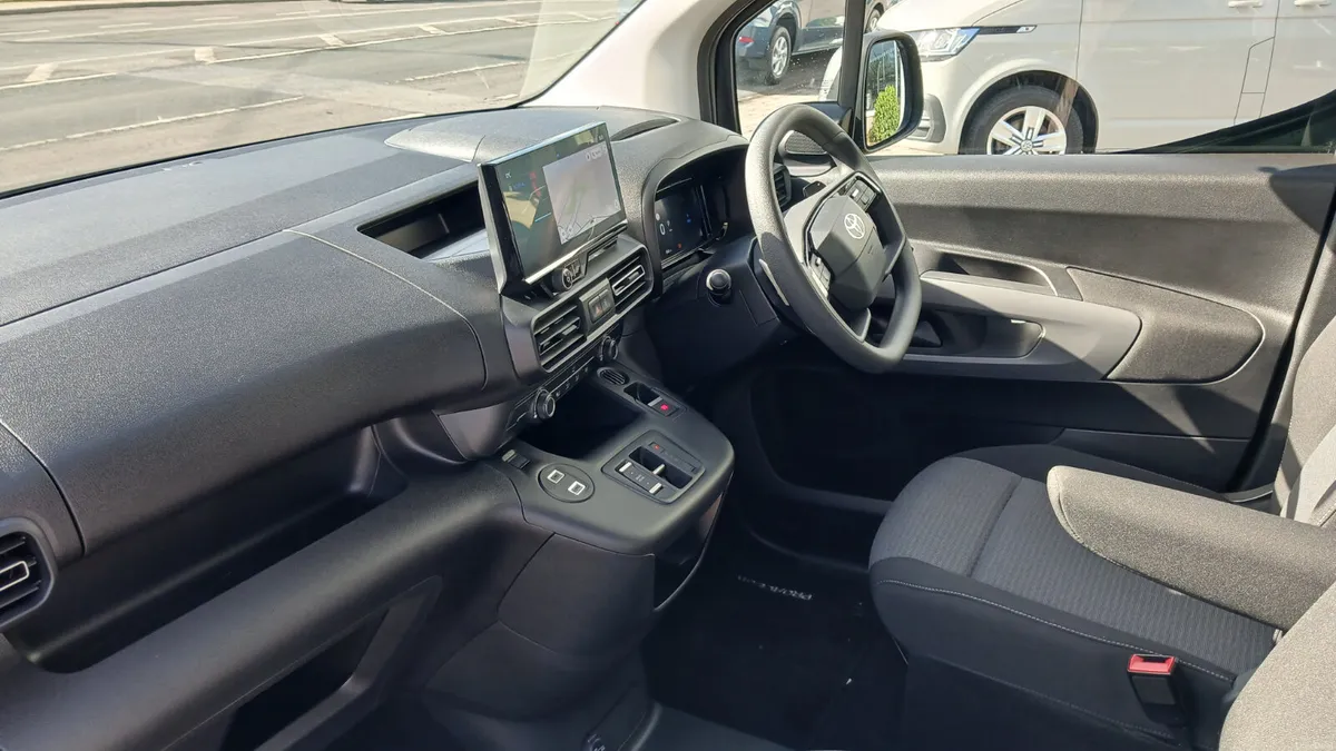 TOYOTA PROACE CITY 7 SEATS ELECTRIC - Image 5