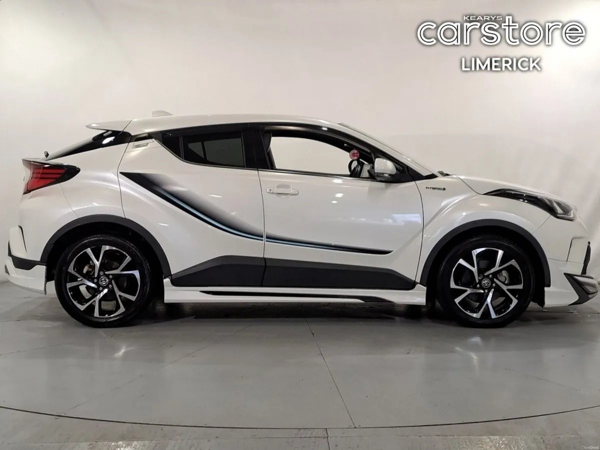Toyota C-HR 1.8 HYBRID - Image 2