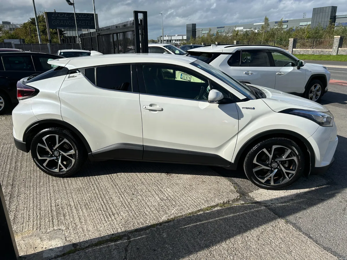 TOYOTA C-HR 2017, 1.8 HYBRID AUTO LOW KM HIGH SPEC - Image 5