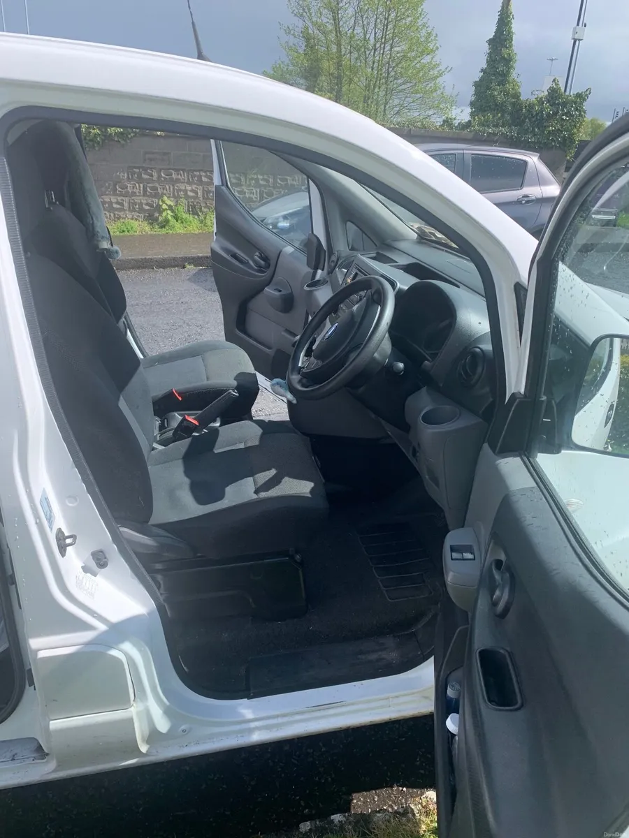 Nissan ENV200 2019 - Image 2