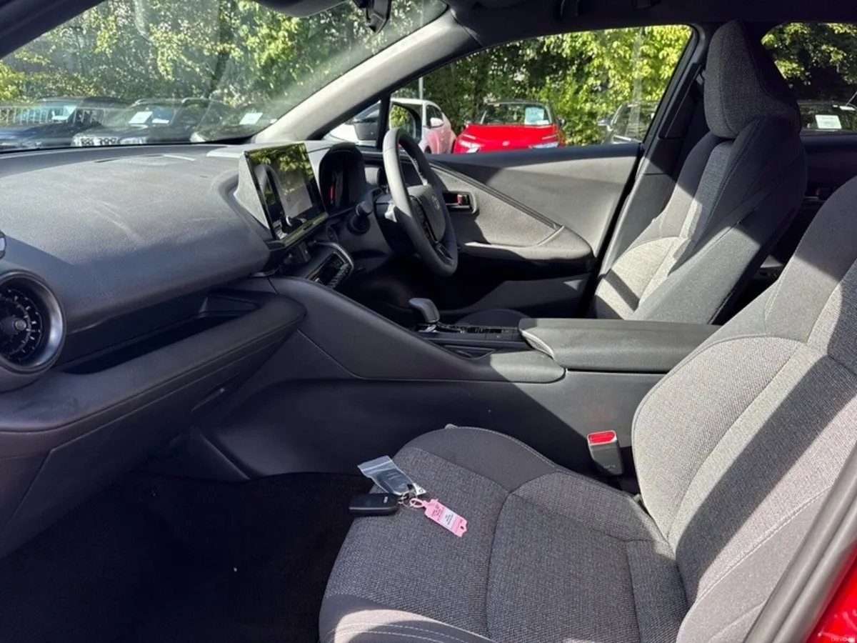 Toyota C-HR C-HR HEV SPORT - Image 6