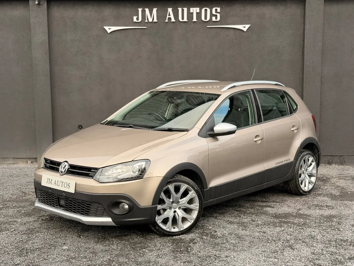 2015 VOLKSWAGEN  POLO CROSS - Image 1