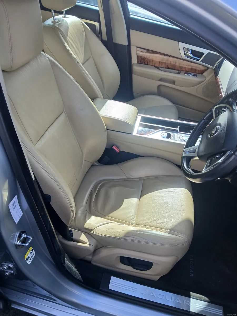 Jaguar XF 2015 2.2 dsl automatic - Image 6