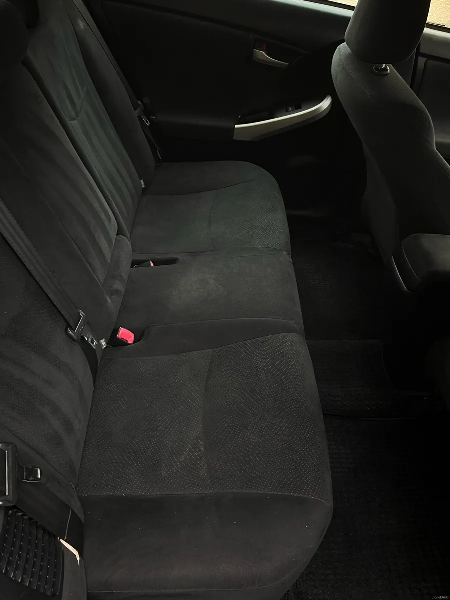 2016 Toyota Prius - Image 6