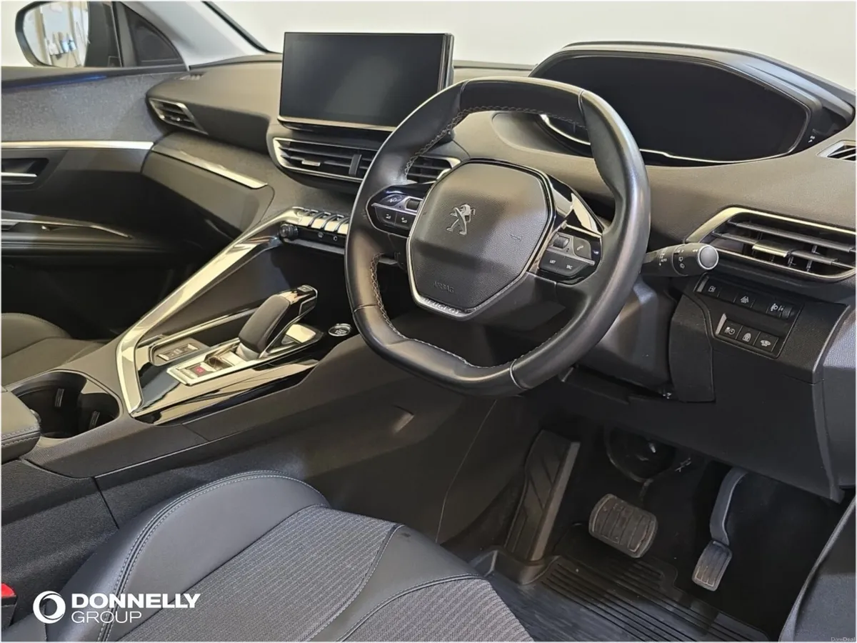 Peugeot 3008 1.6 Hybrid 225 Allure Premium 5dr e-E - Image 4