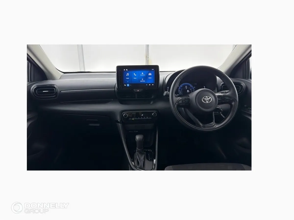 Toyota Yaris 1.5 Hybrid Design 5dr CVT - Image 4