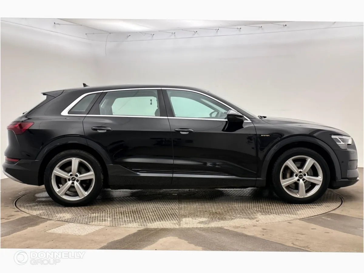 Audi E-tron 230kW 50 Quattro 71kWh Technik 5dr Aut - Image 4