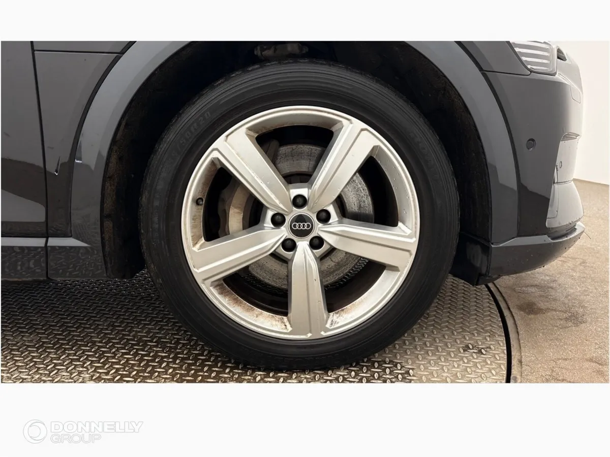 Audi E-tron 230kW 50 Quattro 71kWh Technik 5dr Aut - Image 5
