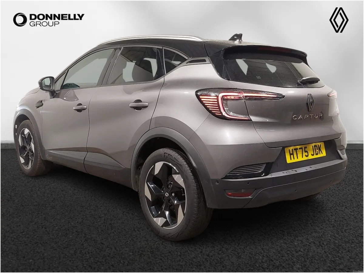 Renault Captur 1.2 TCE 115 Techno 5dr - Image 2