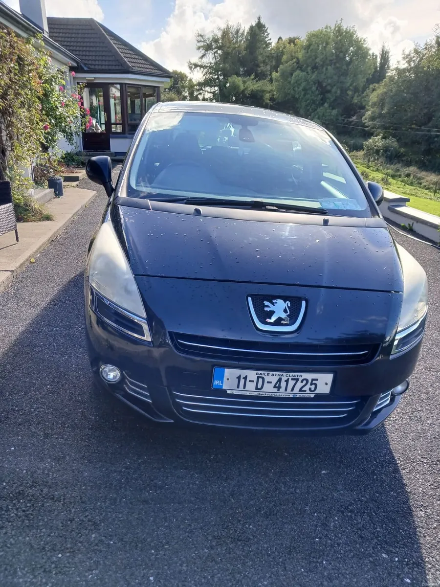 Peugeot 5008 2011 - Image 1