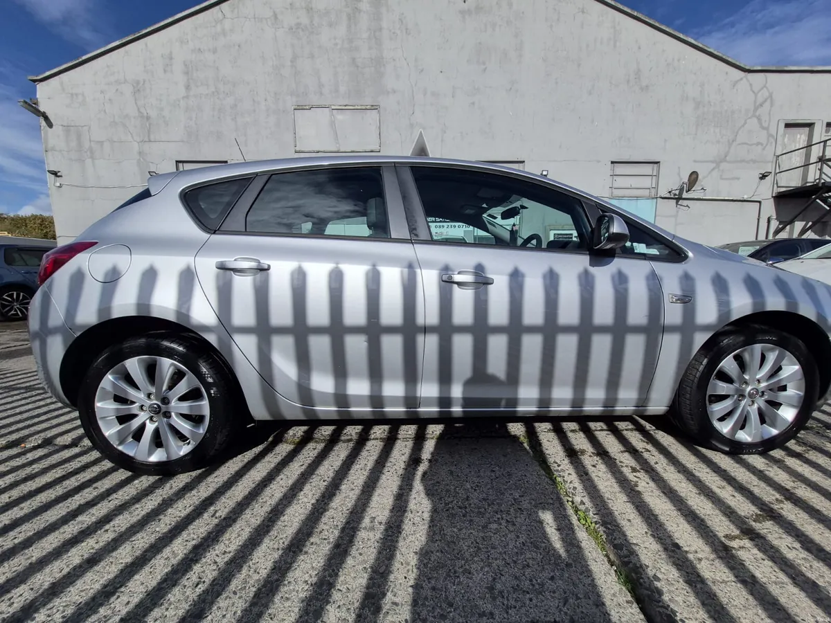 Opel Astra 2010 - Image 6