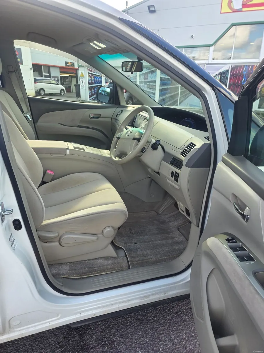 2012 Toyota Estima Hybrid - Image 6