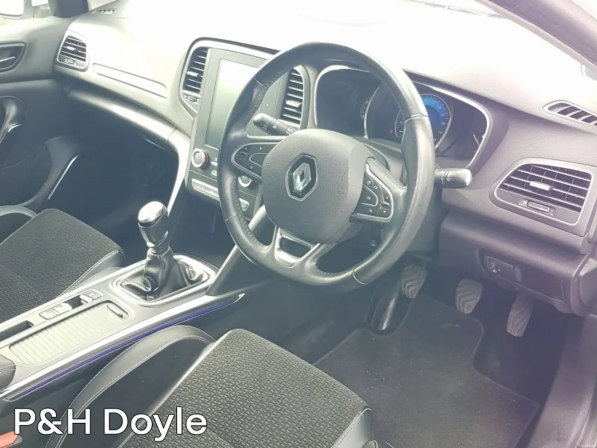 Renault Megane SPORT TOURER DYNAMIQUE NAV - Image 5