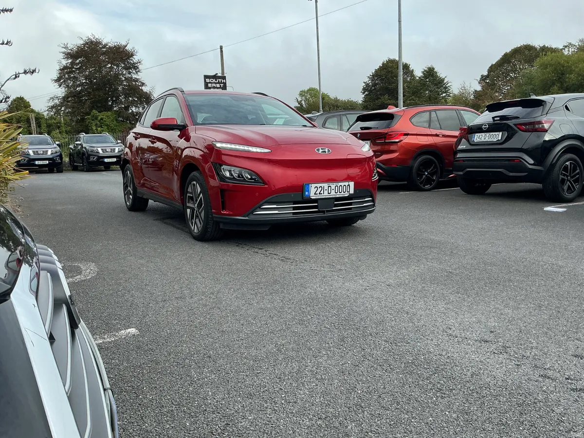 2022 Hyundai Kona Premium  EV Hatchback - Image 5