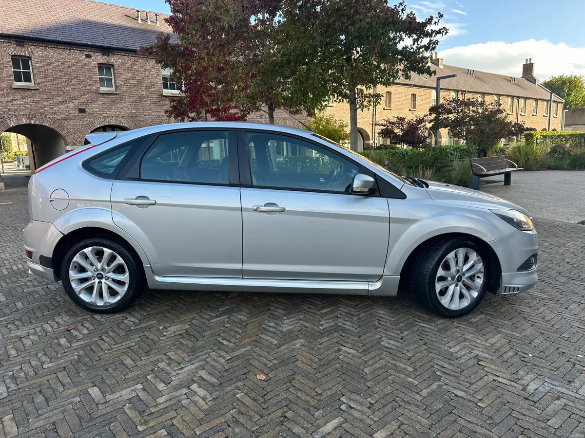 Ford Focus 2010 - Image 3