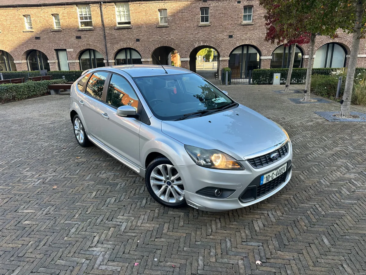 Ford Focus 2010 - Image 2