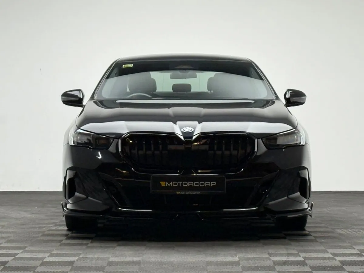 BMW 5-Series 530E M SPORT - Image 2