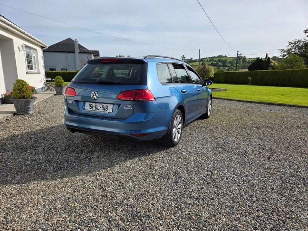 2015 Golf Estate 1.6 TDI 110 Comfortline BMT with the optional Driver Assistance Package - Image 5