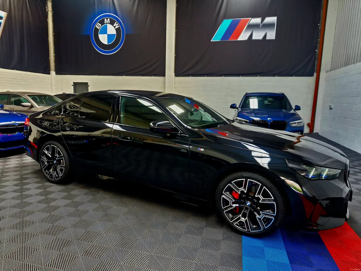 232 I5 40 M SPORT PRO (HIGH SPEC MODEL WITH FACTOR - Image 3