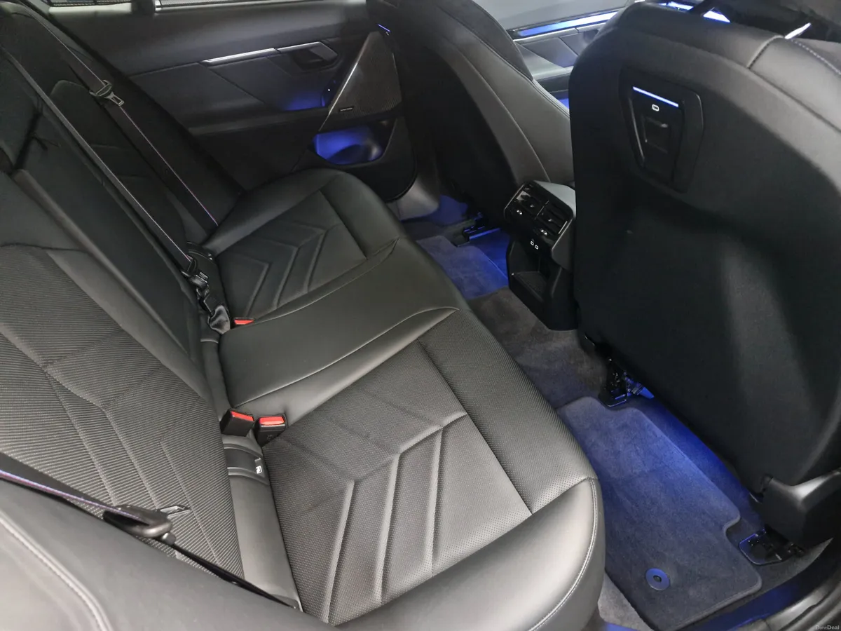 232 I5 40 M SPORT PRO (HIGH SPEC MODEL WITH FACTOR - Image 6