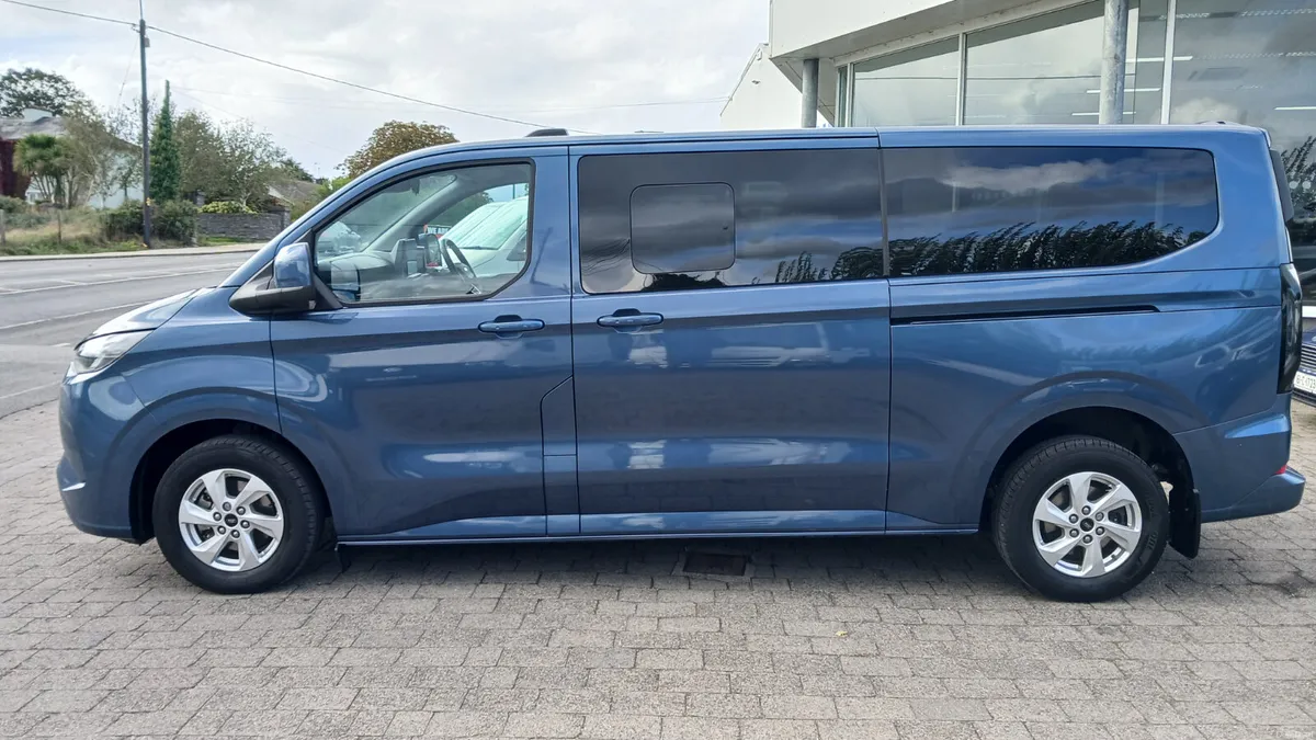 251 TOURNEO LWB PETROL ELECTRIC HYBRID 9 SEATS - Image 3