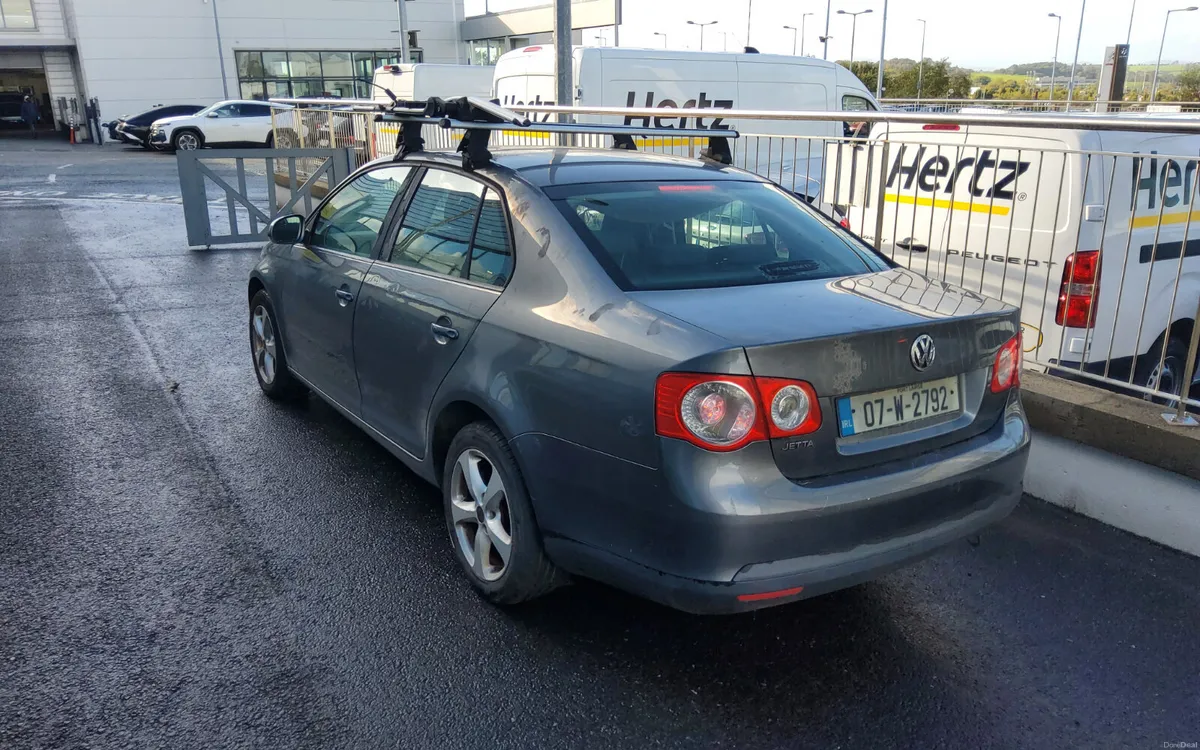 Volkswagen Jetta 2007 - Image 4