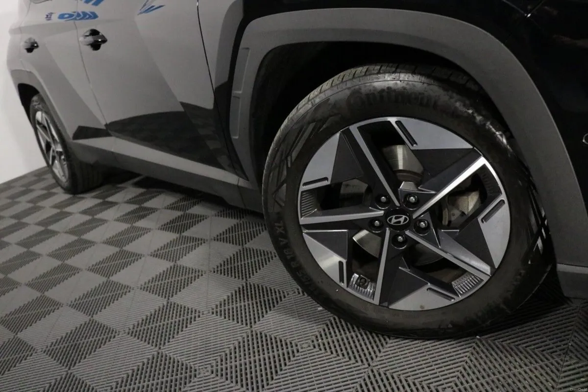 Hyundai Tucson Executive Plus Diesel 1.6 L SUV - 4 - Image 3