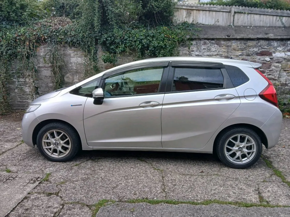 Honda Fit Hybrid 2015 - Image 5