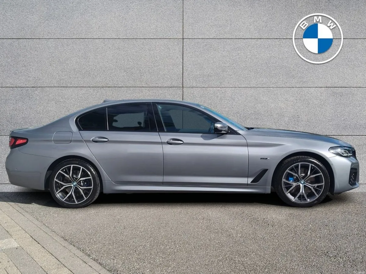 BMW 5-Series 530e M Sport Saloon - Image 3