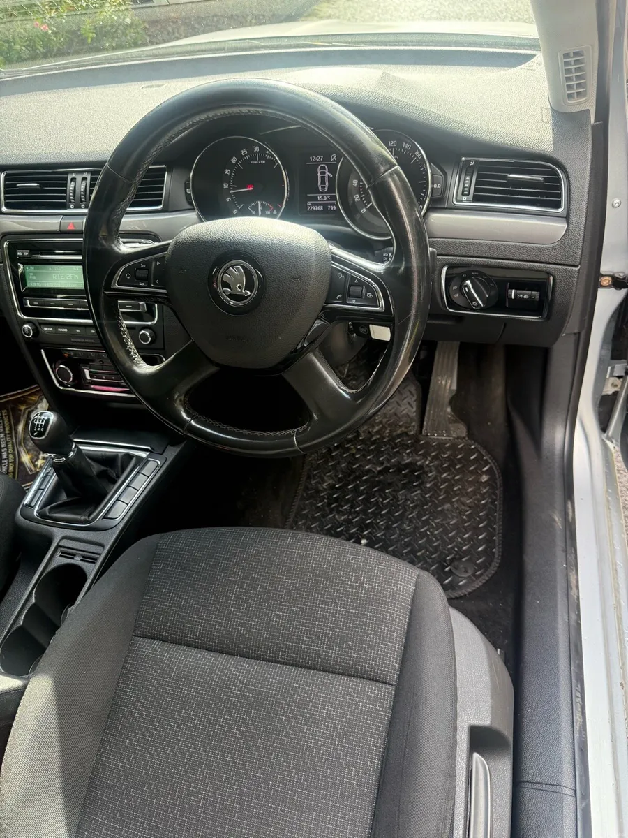 2014 Skoda Superb 1.6 tdi - Image 6