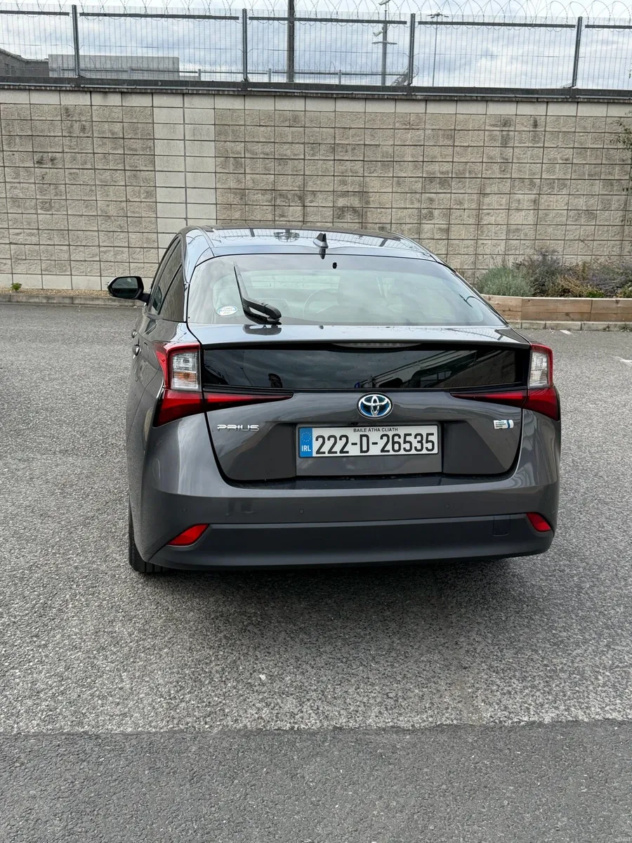 Car - Image 3