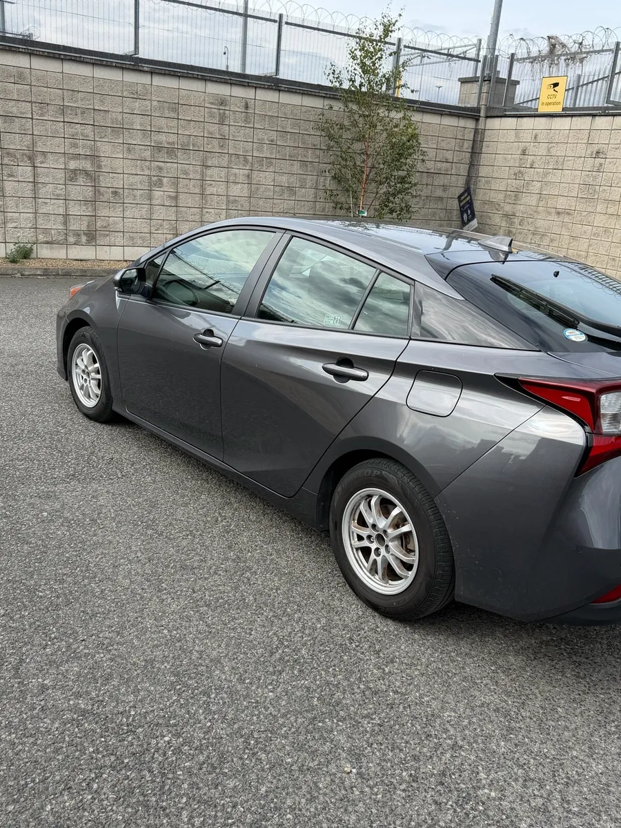 Car - Image 4