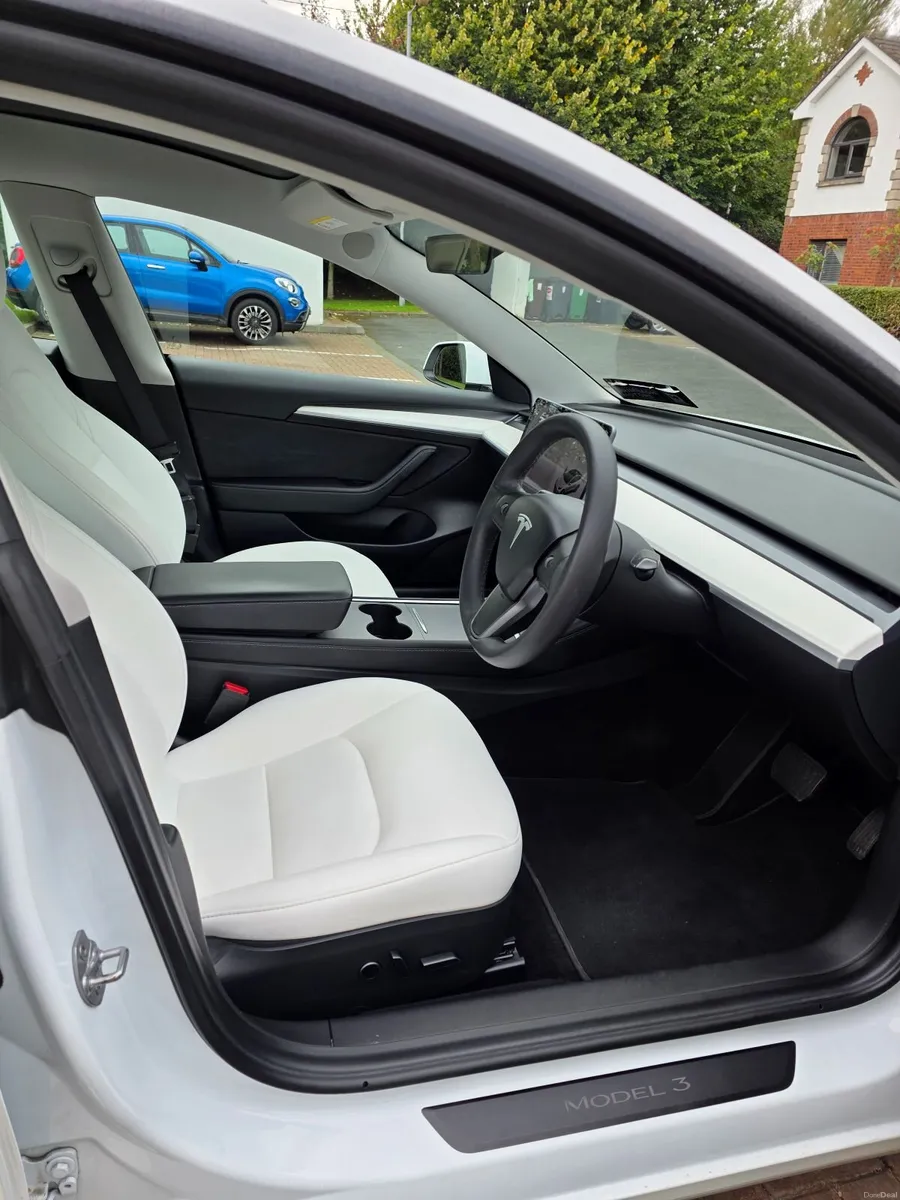 Tesla Model 3 2021 Standard Range Plus RWD - Image 2