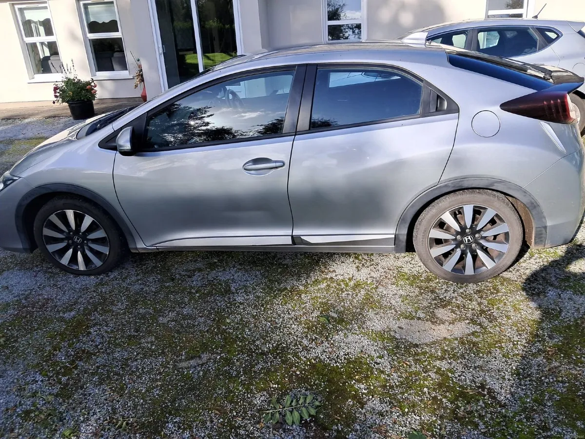 Honda Civic 2017 - Image 4