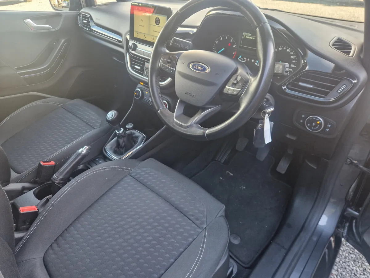 Ford Fiesta TITANIUM 2018 - Image 6