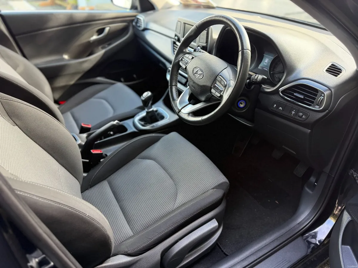 2017 Hyundai i30 1.6 Diesel Deluxe - Image 3