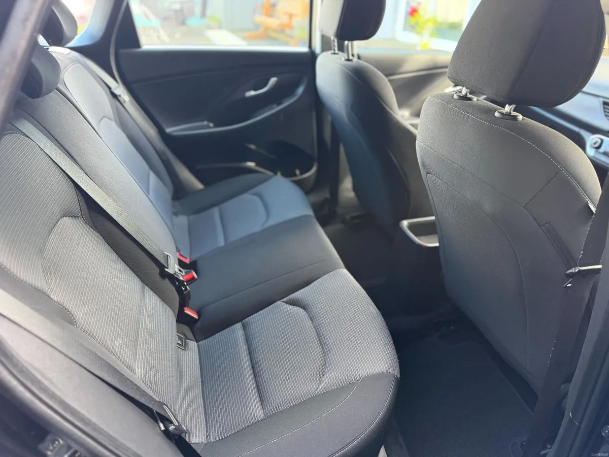 2017 Hyundai i30 1.6 Diesel Deluxe - Image 5