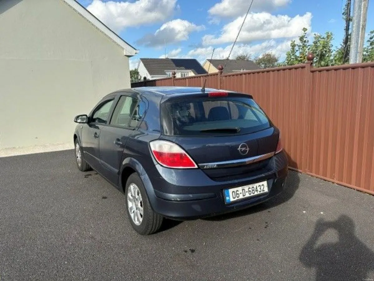 Opel Astra 2006 - Image 2